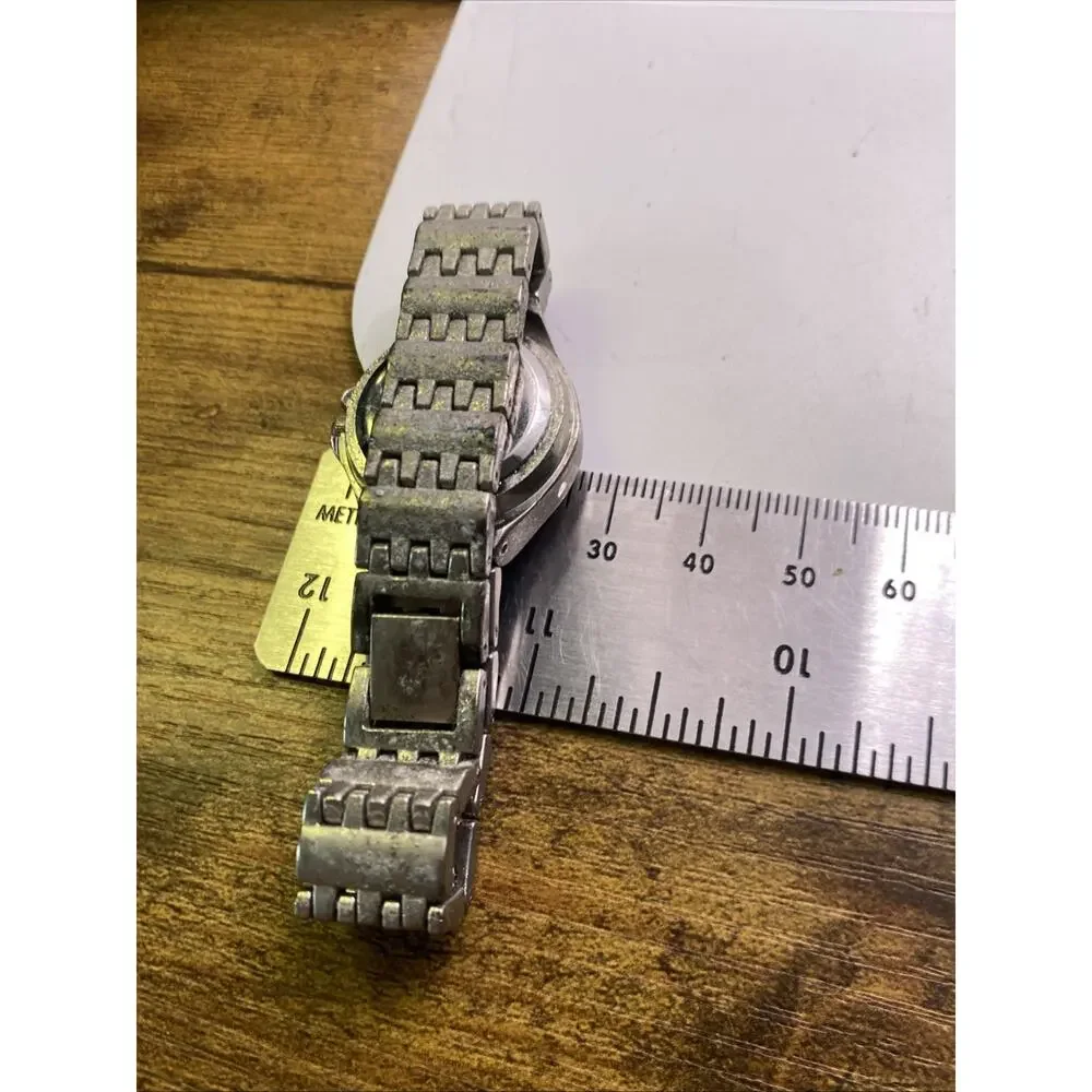 Geneva Worn Silver Vintage Womens Watch New Battery